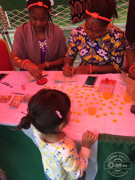 吉大第十二届国际文化节 千余名留学生展示异域风情